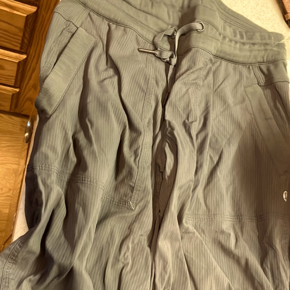 Lululemon capris